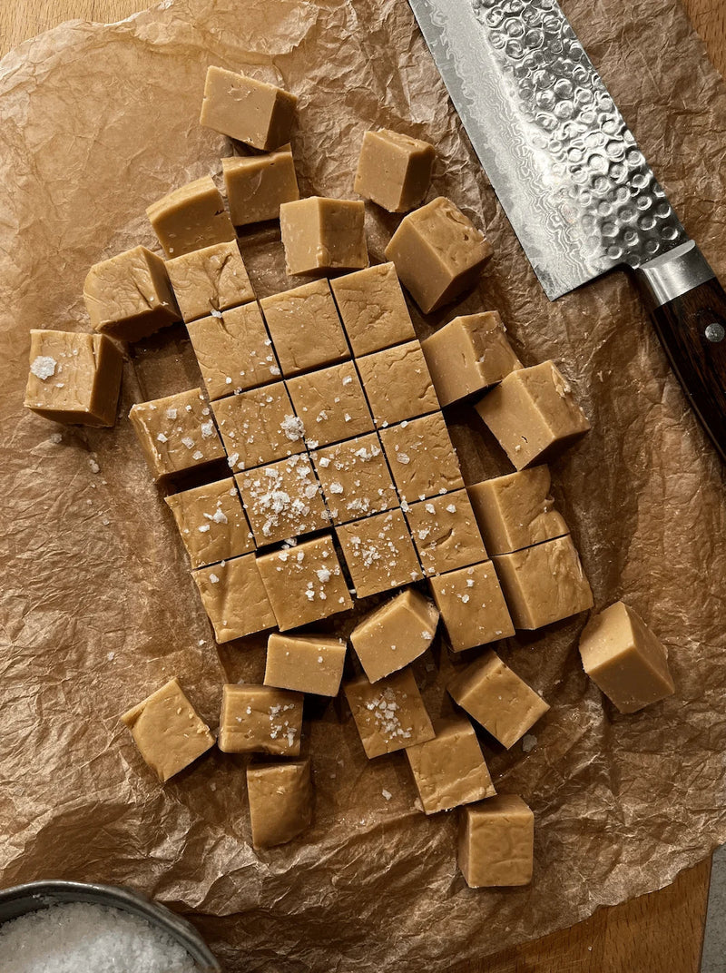 Gräddkola med havssalt