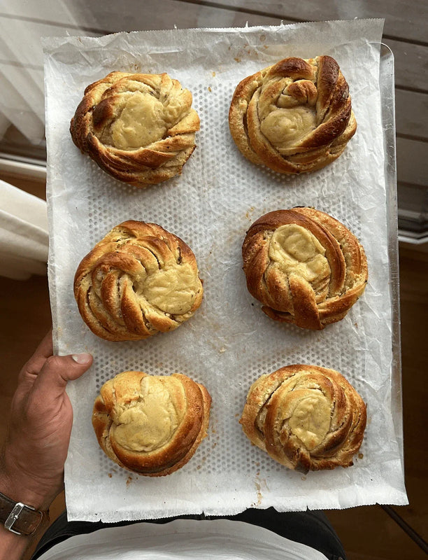Kardemummabullar med vaniljkräm