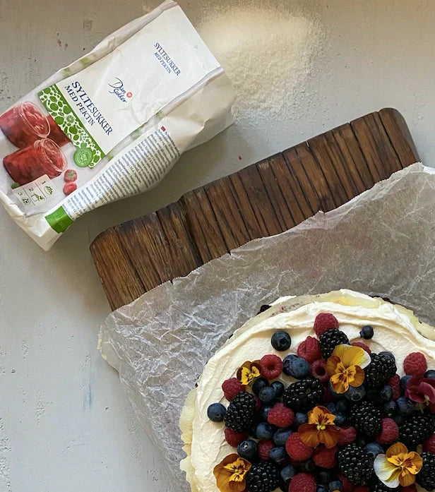 Pannkaks-tårta med hemmagjord marmelad