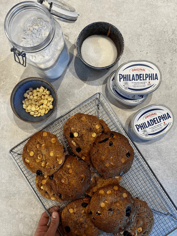 Philadelphia julkakor m. vit choklad och Amarena-körsbär